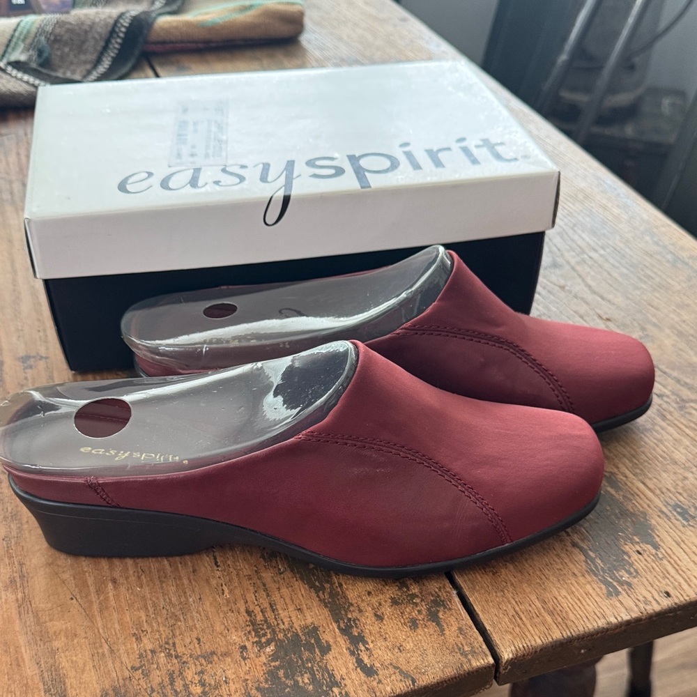 Easy Spirit Women's Burgundy Mules